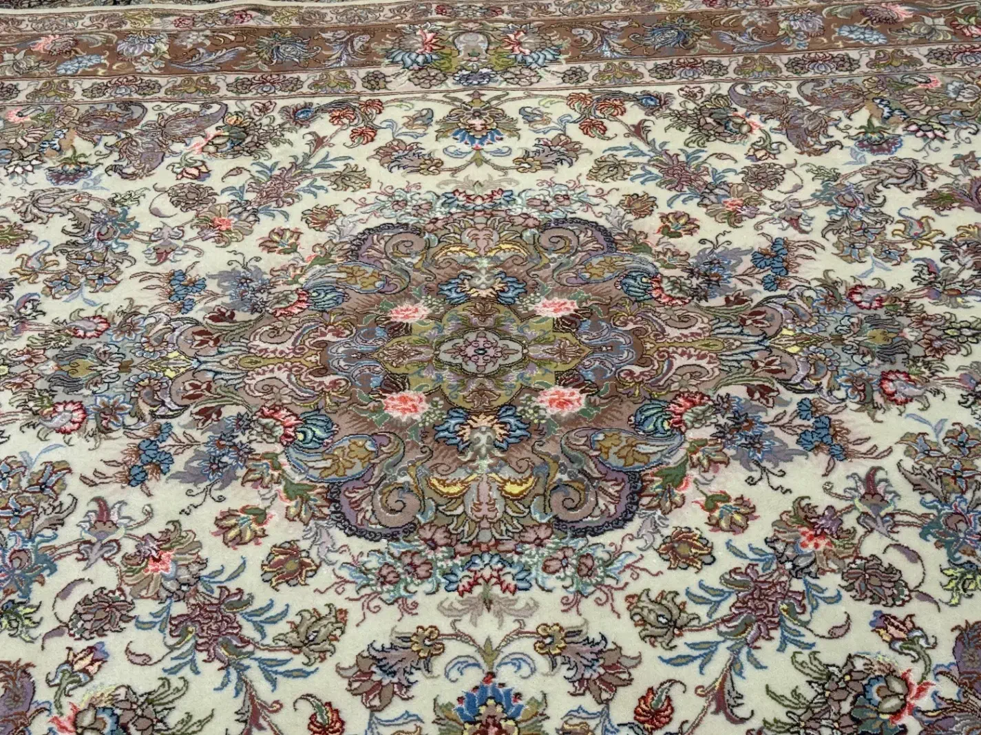 2عدد فرش دستباف ابریشم نو ۹متری|فرش|مرند, |دیوار