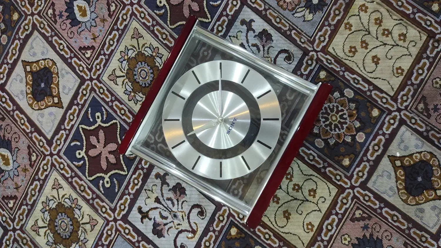 ساعت رومیزی نو همراه کارتن|ساعت دیواری و تزئینی|تهران, یاخجی آباد|دیوار
