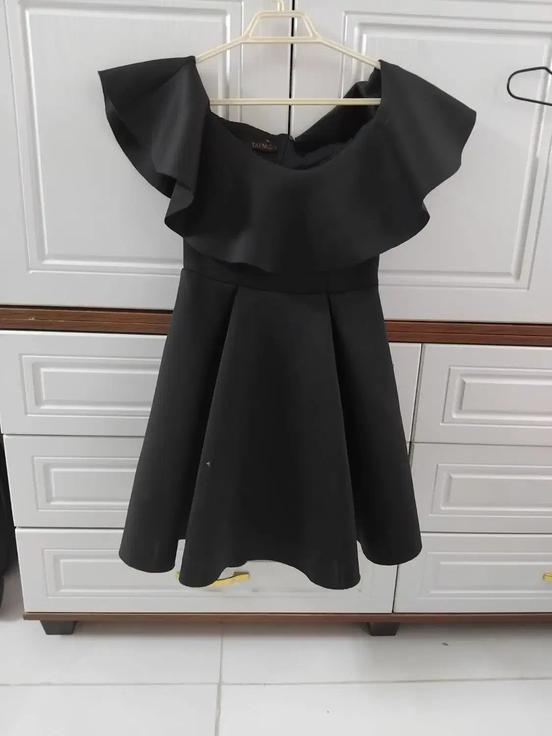 لباس مجلسی عروسکی|لباس|کاشان, باغ ماجد|دیوار