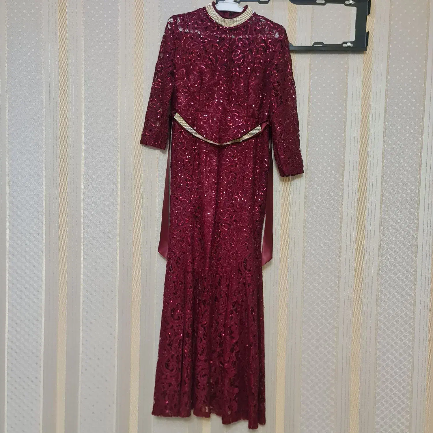 پیرهن بلند زرشکی پولکی|لباس|زنجان, |دیوار