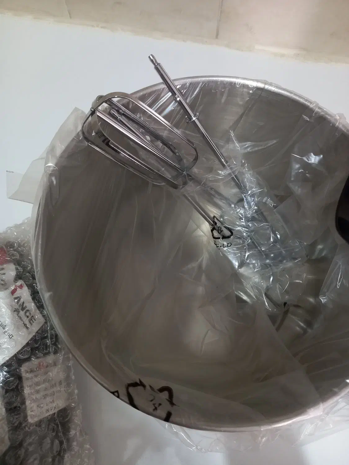 فروش همزن برقی با پایه وکاسه کاملا نو|خردکن، آسیاب، غذاساز|رشت, استقامت ۱|دیوار