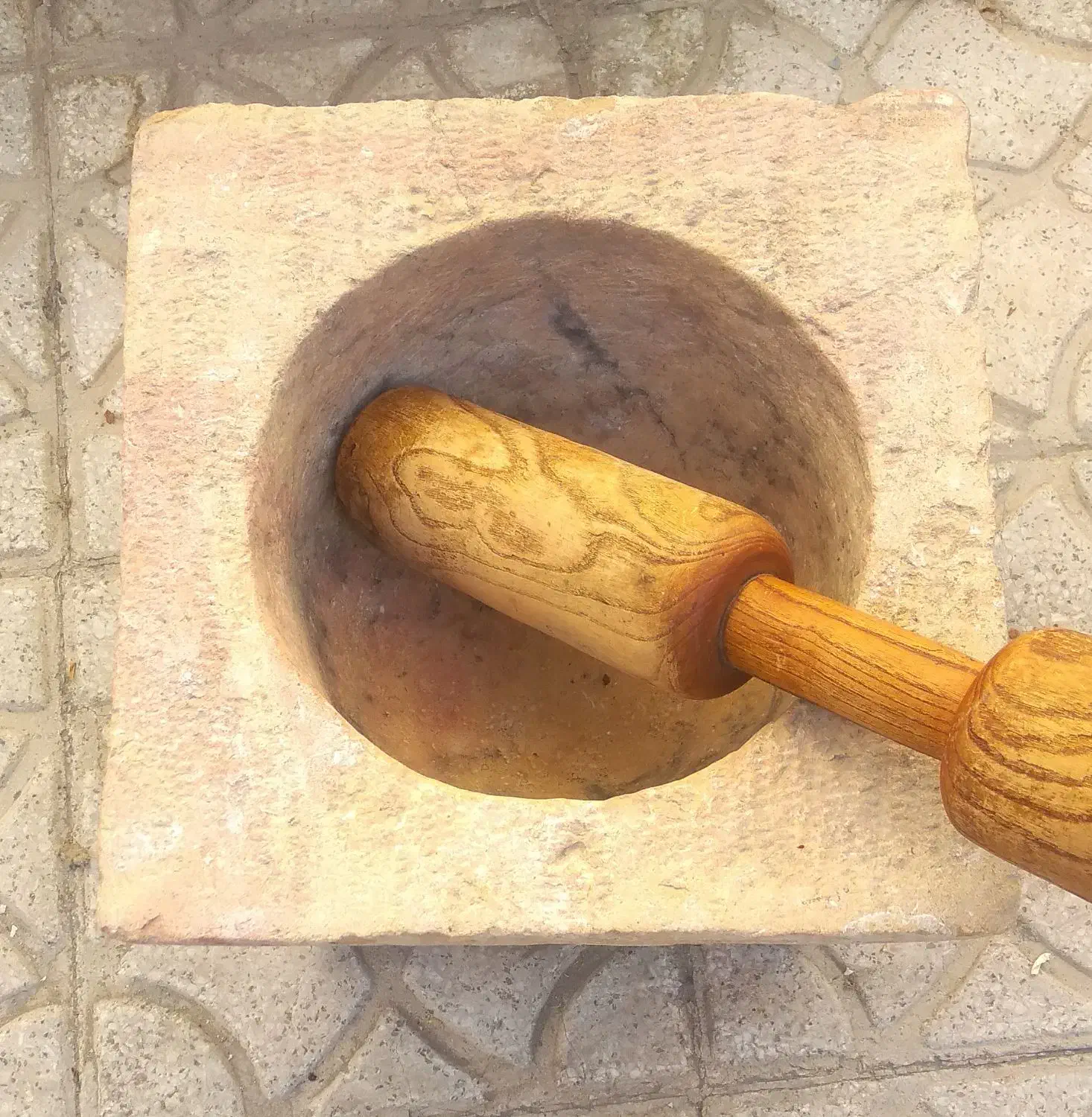 هاون سنگی قدیمی و کمیاب، سالم و کلکسیونی|کلکسیون اشیاء عتیقه|شیراز, مسلم|دیوار