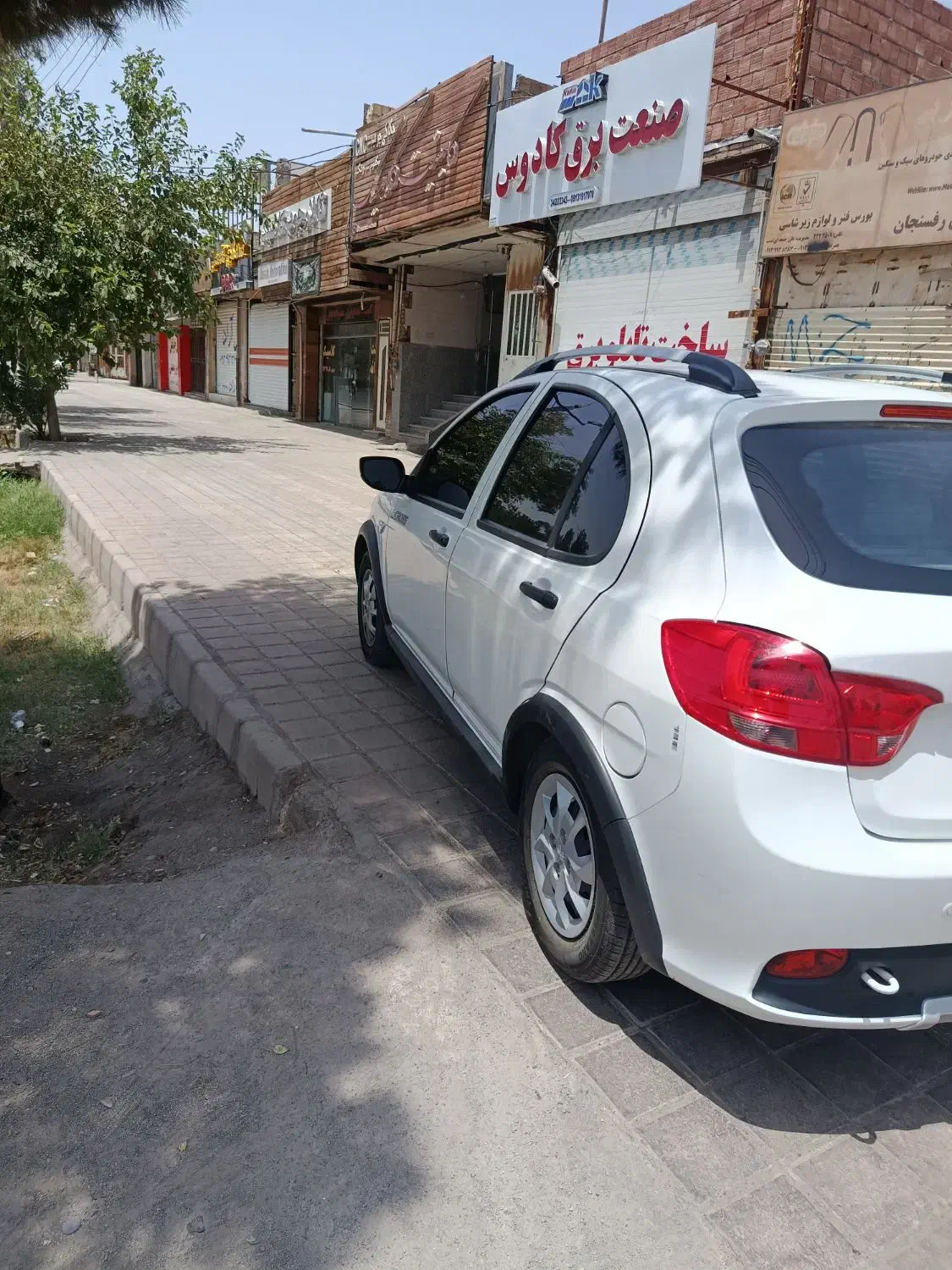 با سلام ماشین در حد بی رنگ و بی خط خش|خودرو سواری و وانت|رفسنجان, |دیوار