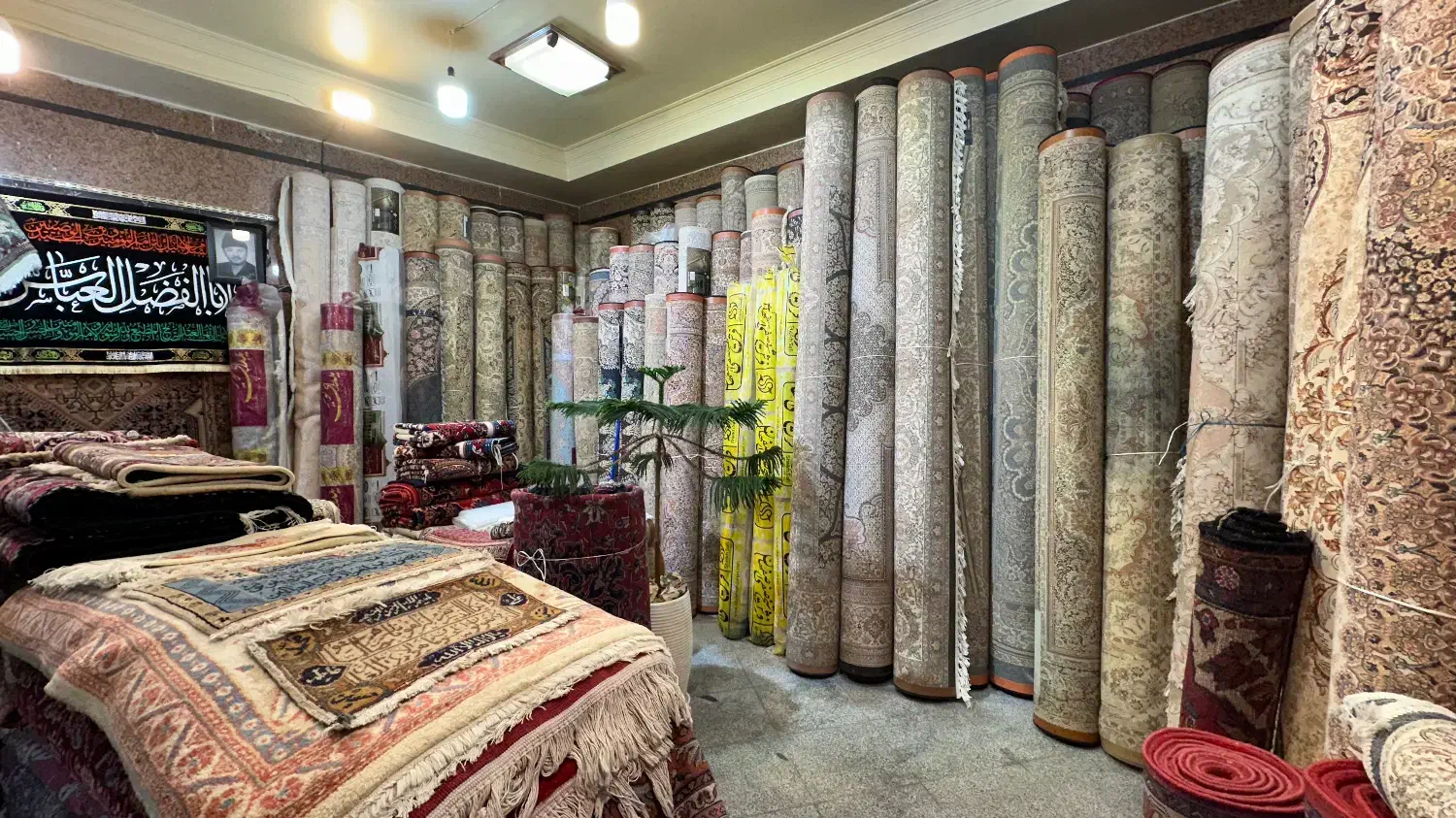 خریدفروشکارشناسی فرشکارکرده و زیرقیمت|فرش|اراک, |دیوار