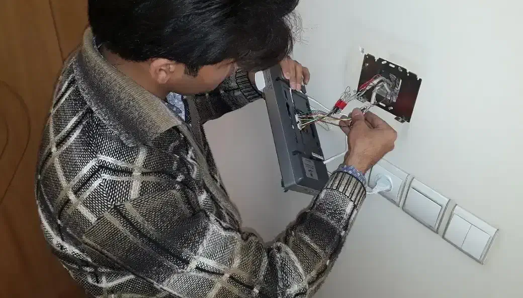 سیم کشی ساختمان|خدمات پیشه و مهارت|نقده, |دیوار