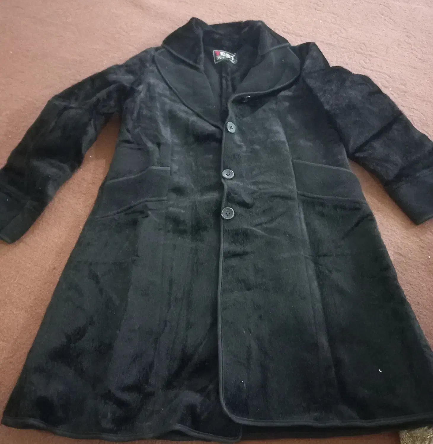 پالتو|لباس|گنبد کاووس, |دیوار