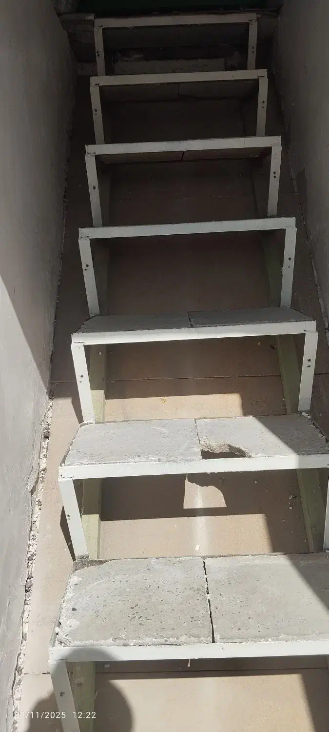 پله آهنی|مصالح و تجهیزات ساختمان|بروجرد, |دیوار