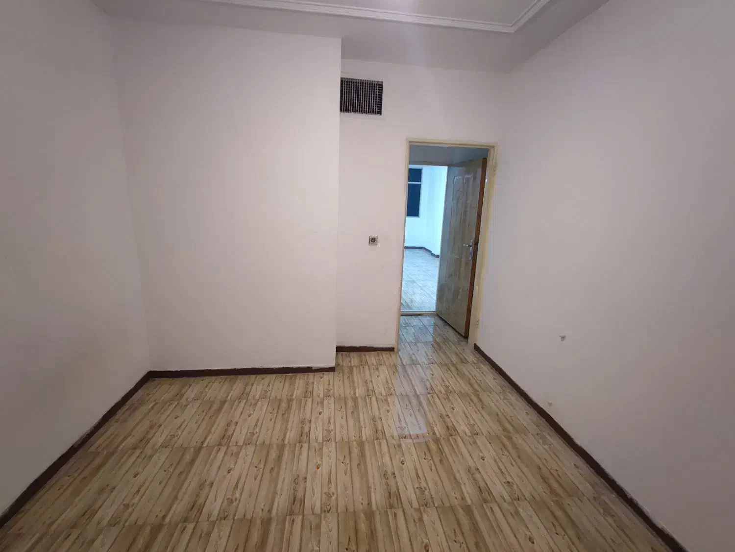 65متر خ باقری