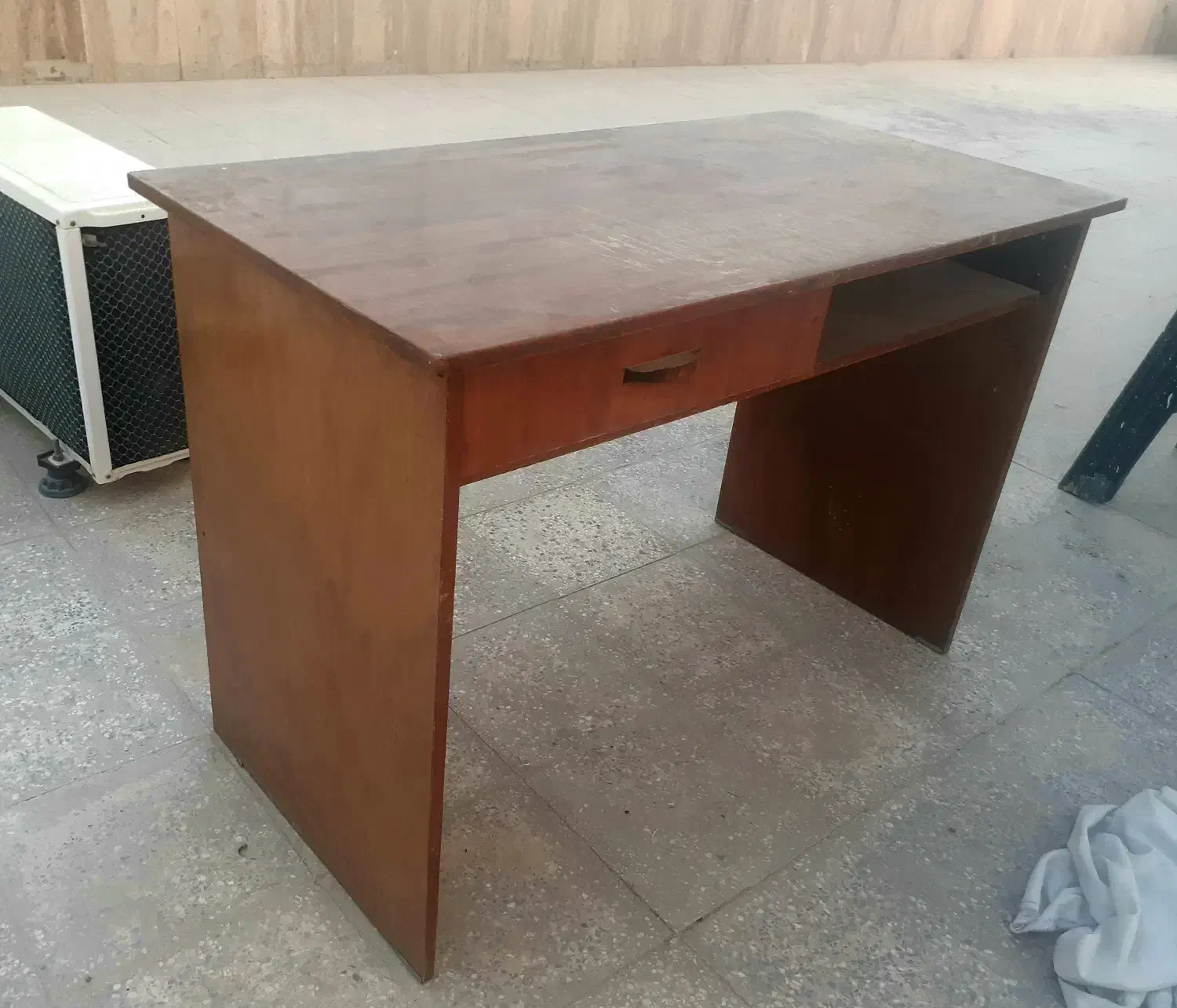 میز تحریر|میز تحریر و کامپیوتر|اصفهان, پروین|دیوار