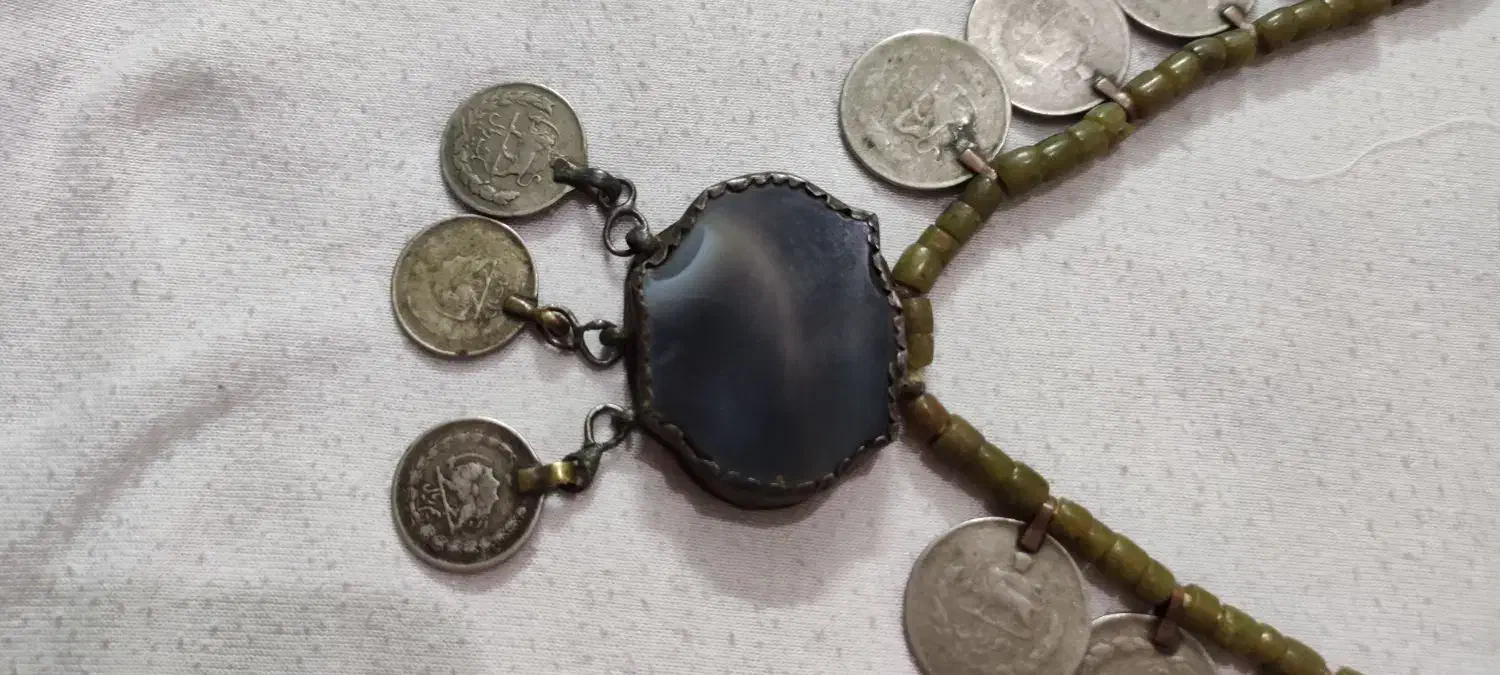 گردنبندعتیقه|کلکسیون اشیاء عتیقه|زنجان, |دیوار