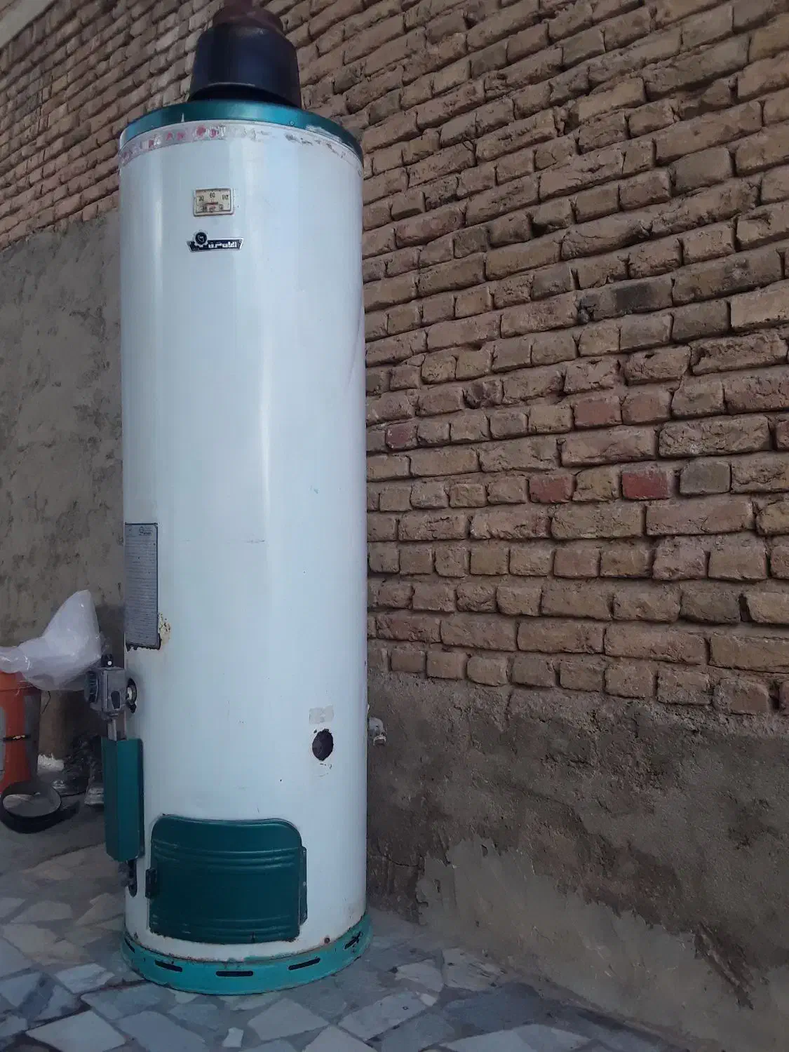 آبگرمکن سالم بدونه ایراد|آبگرمکن، پکیج، شوفاژ|قروه, |دیوار