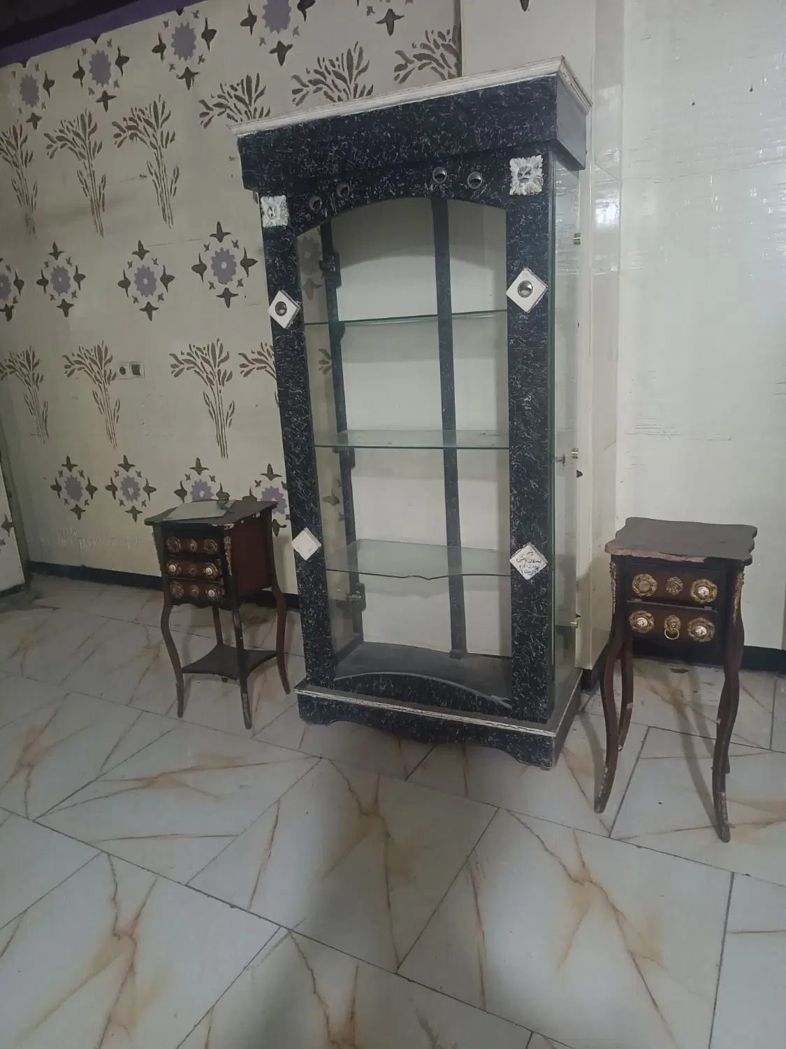 تزئینات|لوستر و چراغ آویز|لردگان, |دیوار