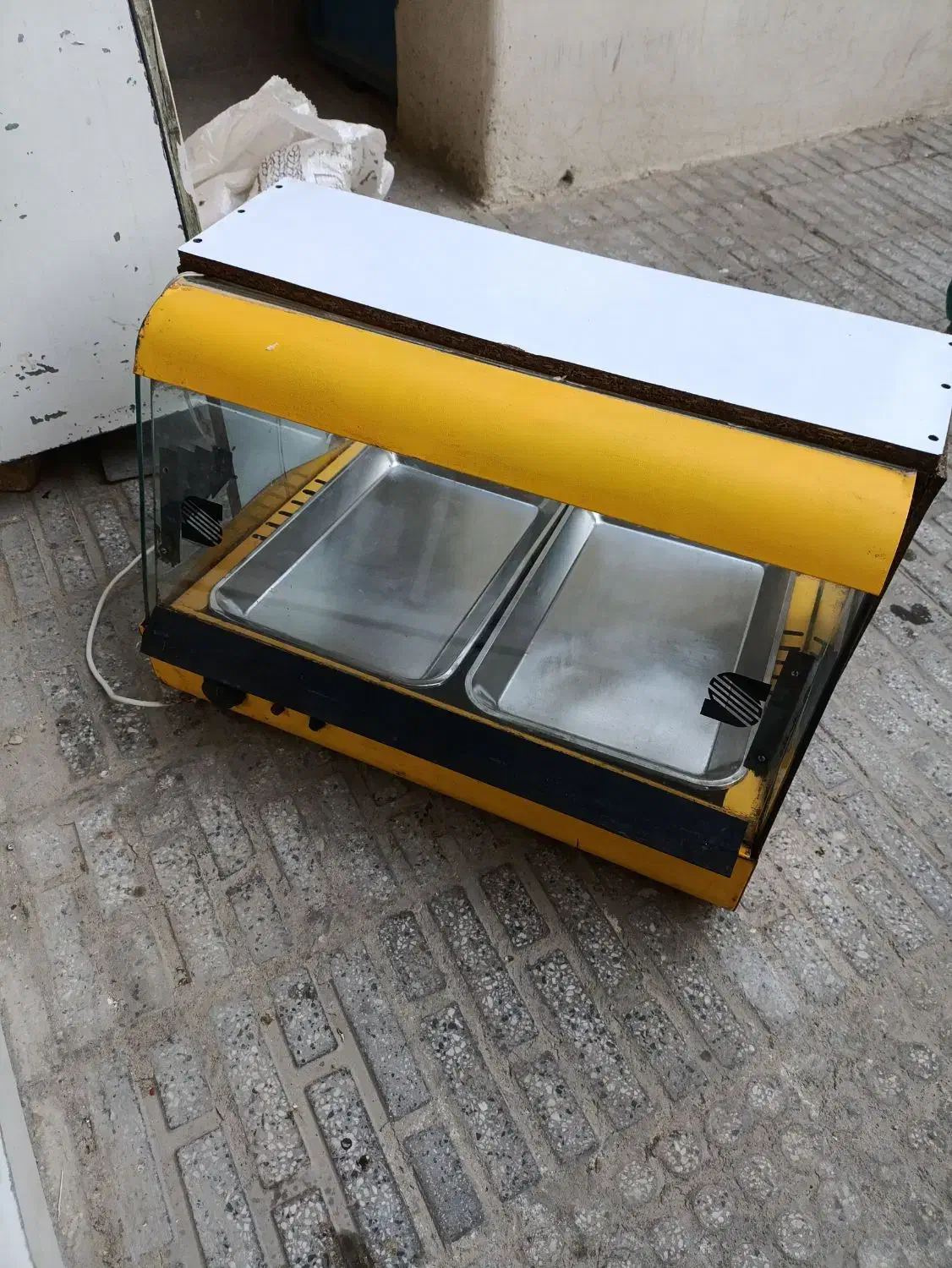 ویترین سالم ۲۵۰۰تومان|فروشگاه و مغازه|بروجرد, |دیوار