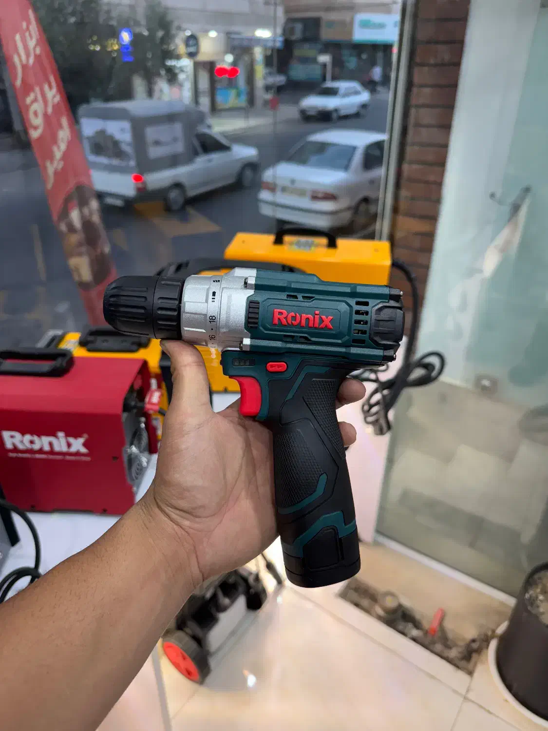 شارژی ۱۲ ولت  رونیکس|ابزارآلات|گرمسار, |دیوار