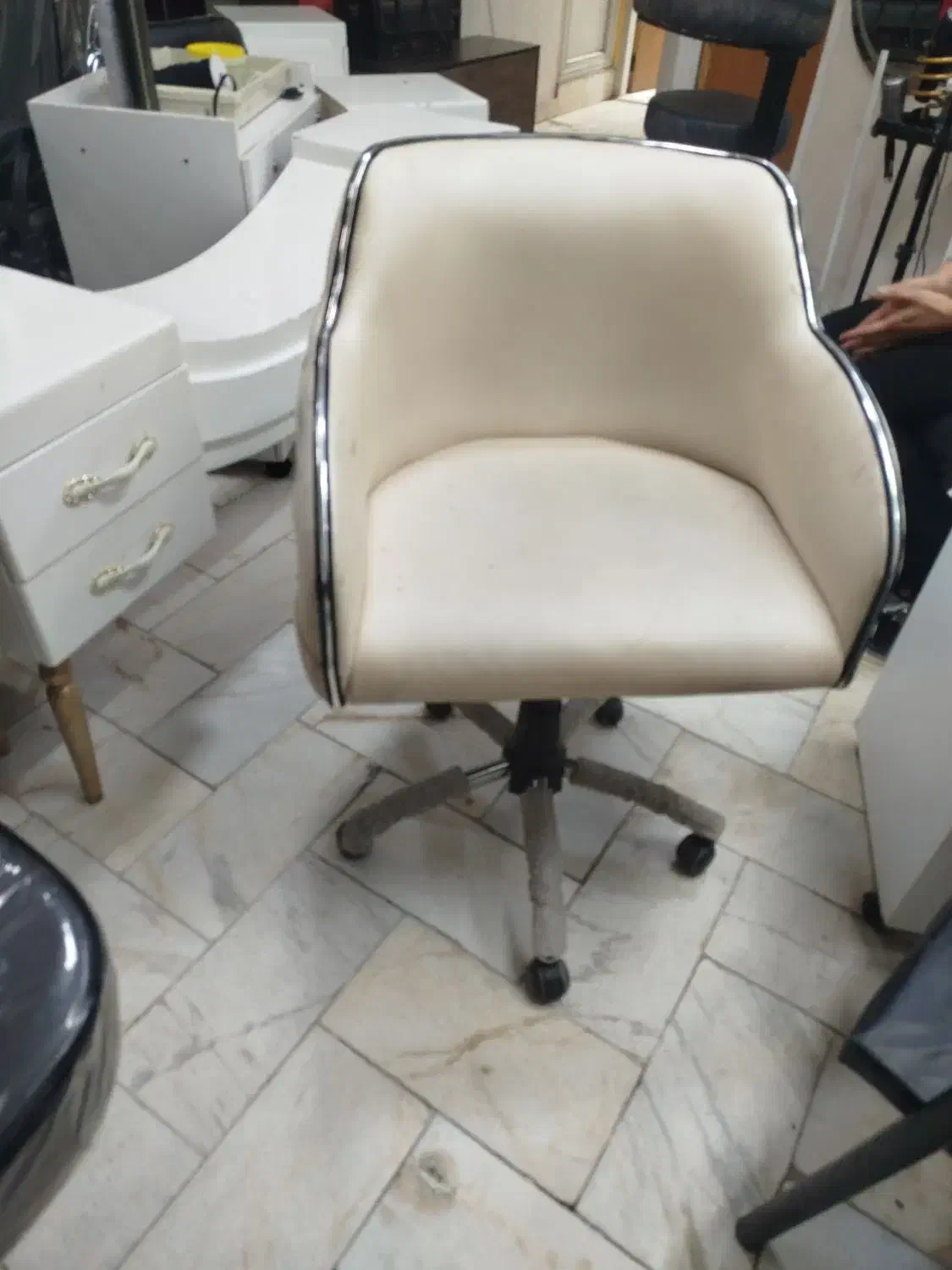 لوازم آرایشگاه زنانه|آرایشگاه و سالنهای زیبایی|کرمان, |دیوار