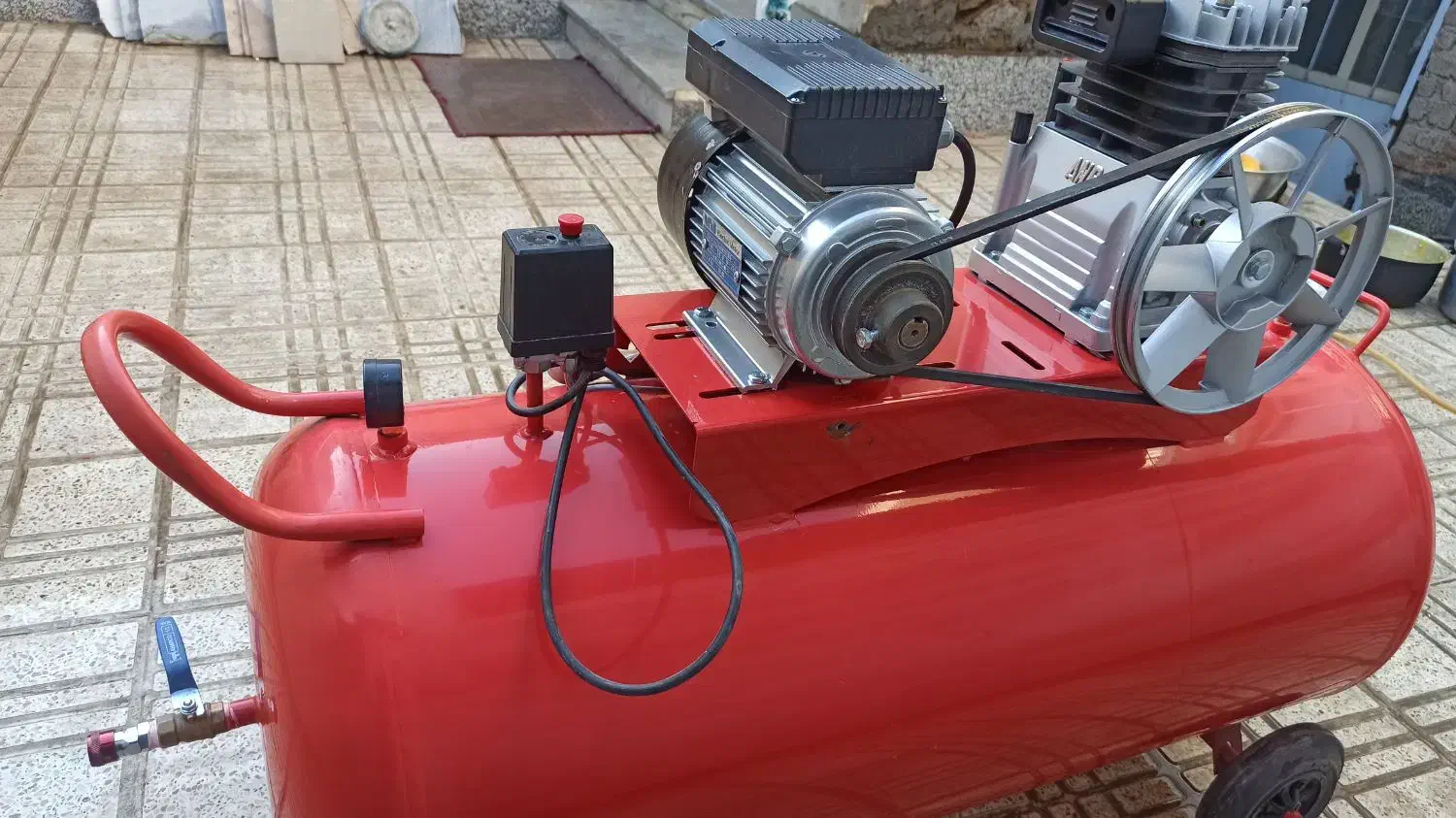 پمپ باد ۲۵۰ لیتری در حد نو|ماشین‌آلات صنعتی|ملایر, |دیوار