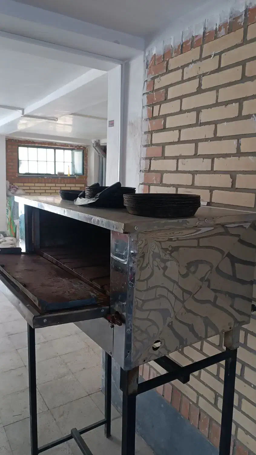 فر پیتزا 8تایی با تابه درحد نو|کافی‌شاپ و رستوران|اردبیل, |دیوار