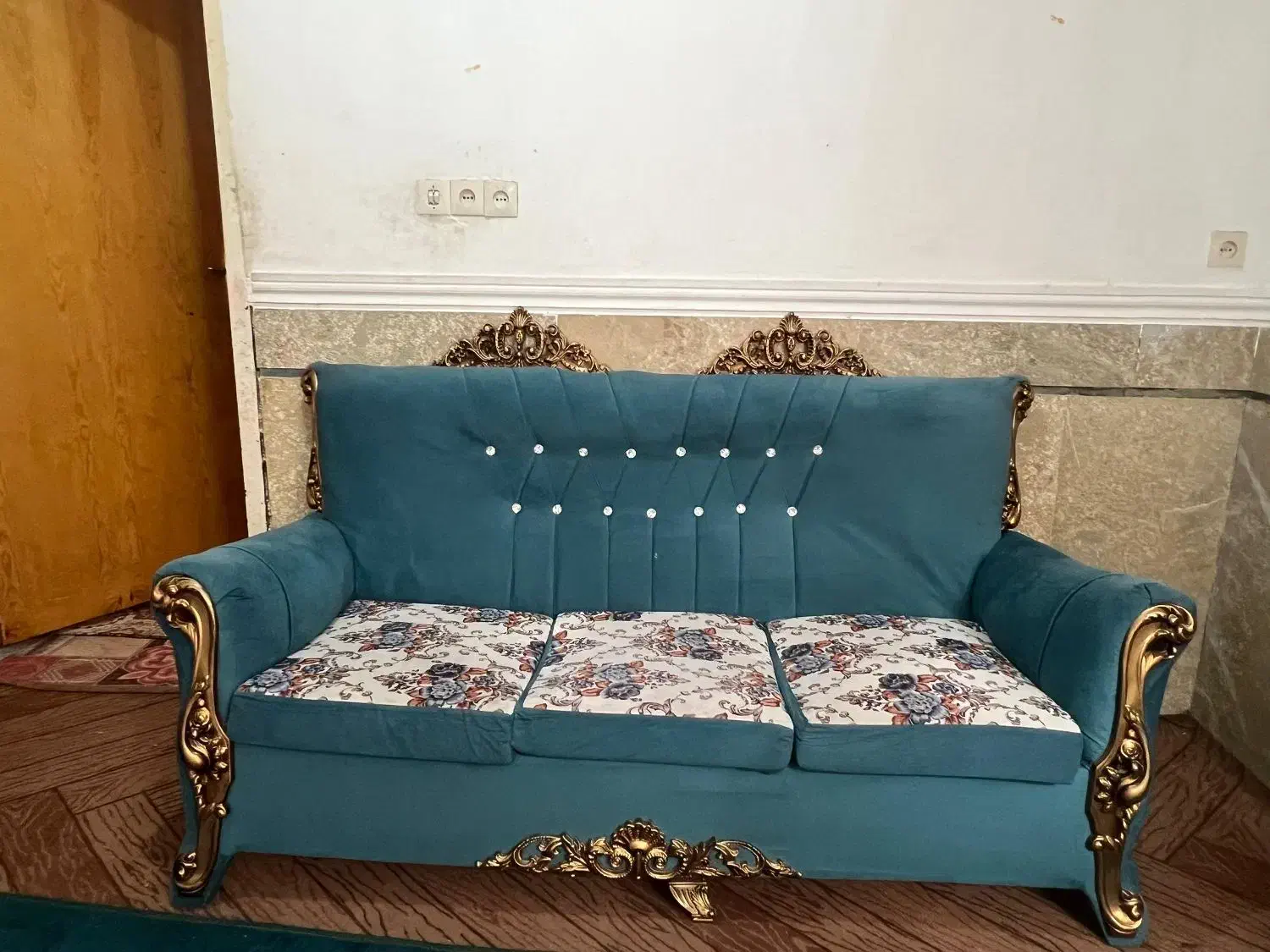 سرویس مبل 7نفره درحدنو و سالم به فروش میرسد|مبلمان خانگی و میز عسلی|بندر گناوه, |دیوار