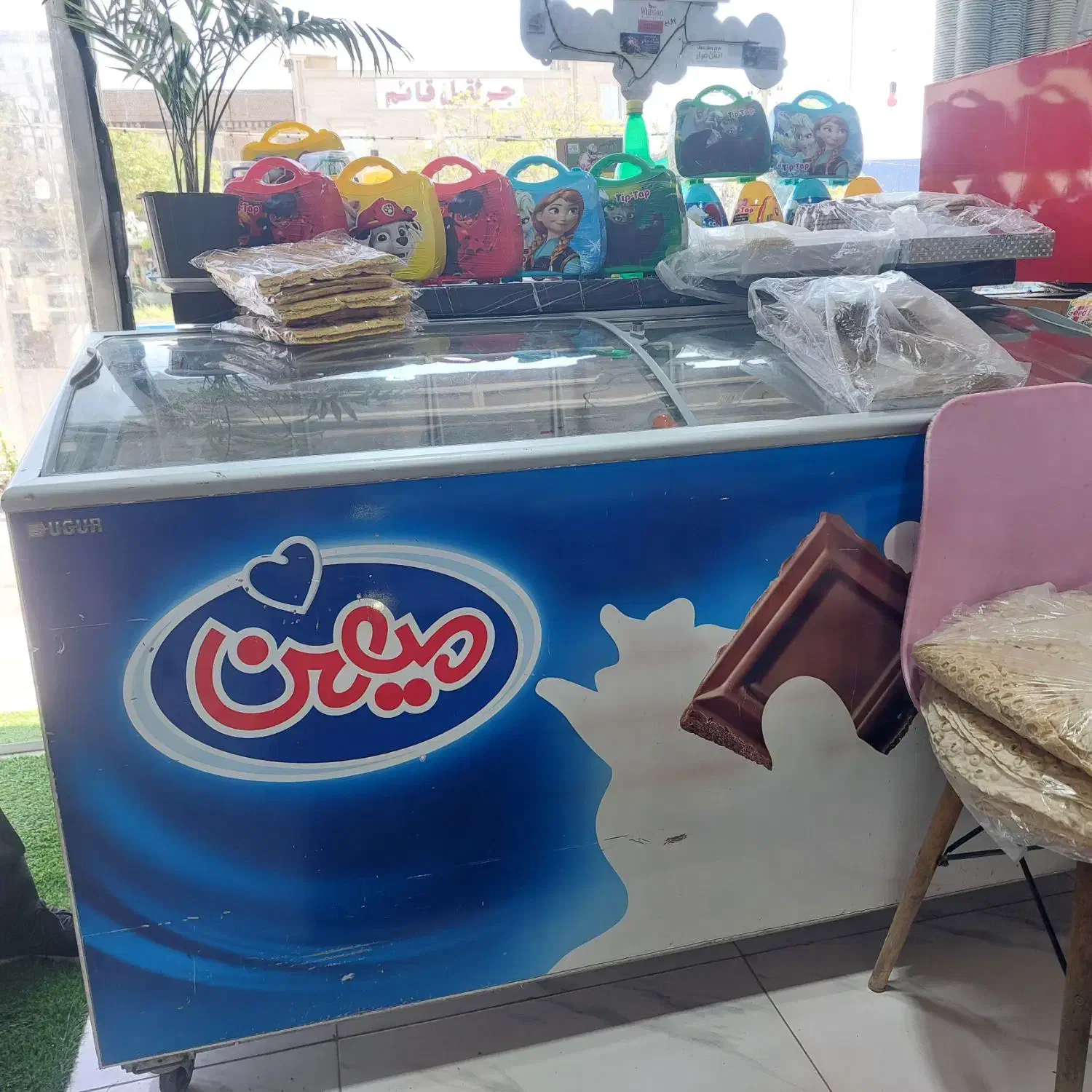 سلام یخچال بستنی  و میز|فروشگاه و مغازه|گرمسار, |دیوار