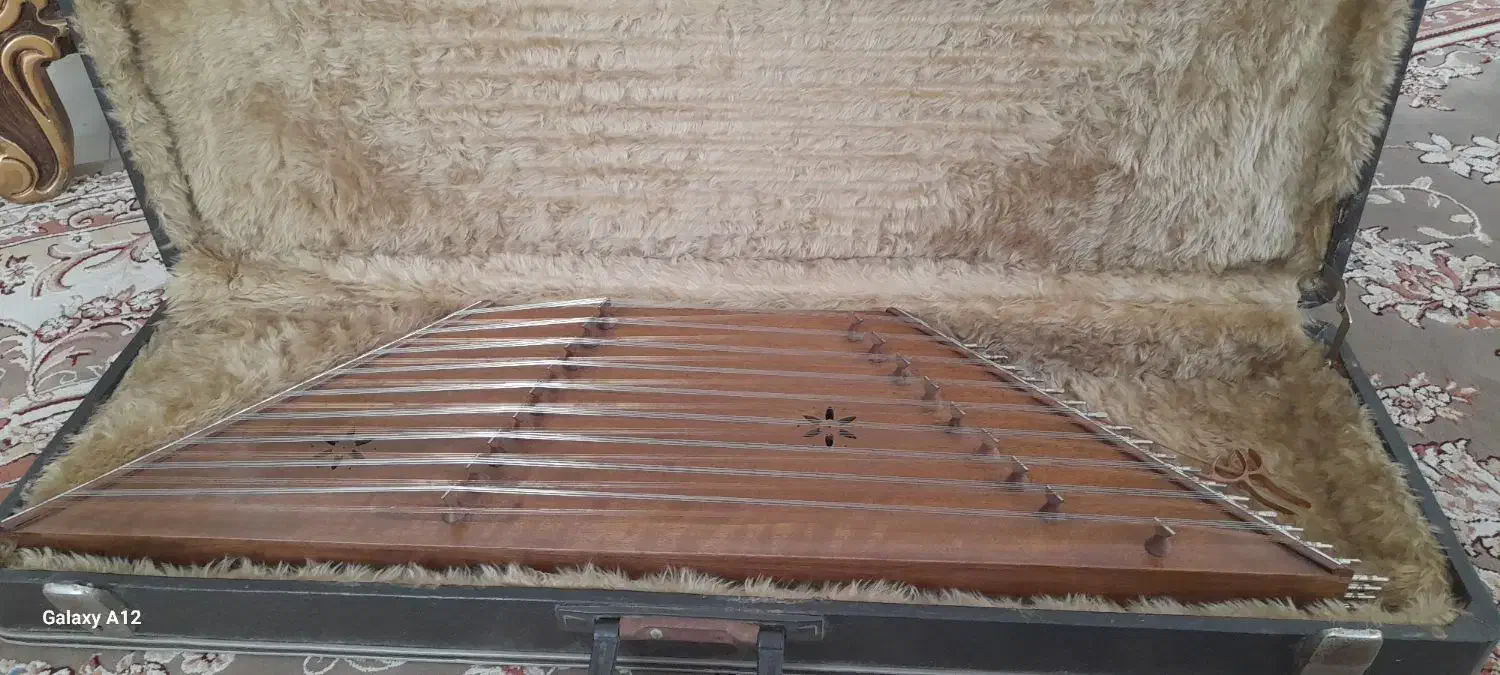 سنتور|سازهای سنتی|رشت, سیا اسطلخ|دیوار