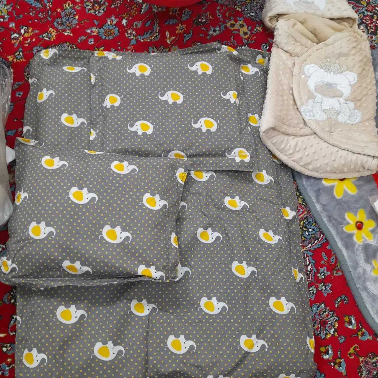 چند تیکه لباس بچه نو نو|اسباب و اثاث بچه|لنگرود, |دیوار