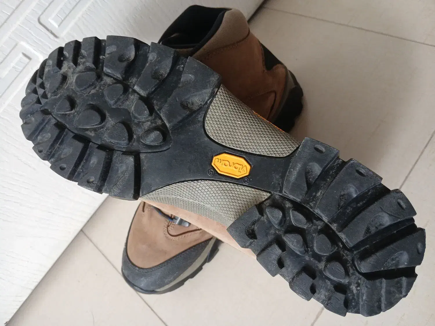 کفش کوهنوردی|کوهنوردی و کمپینگ|اندیشه, اندیشه فاز ۲|دیوار