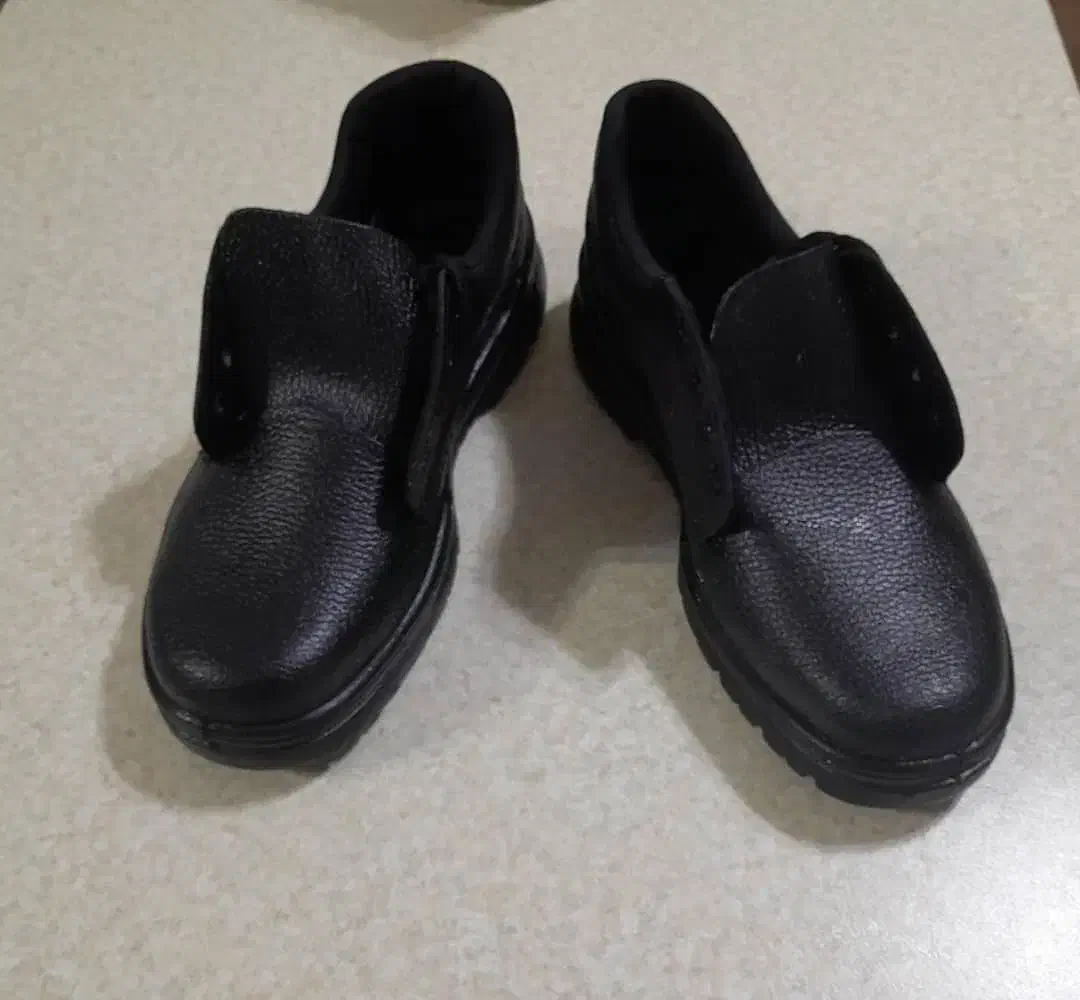 کفش کار ایمنی نو و استفاده نشده|کیف، کفش، کمربند|بندر انزلی, کارآموزی|دیوار