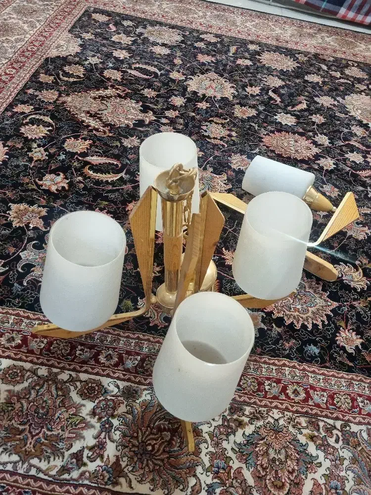 لوستر کاملا سالم در حد نو با ست لامپ|لوستر و چراغ آویز|کرج, خرمدشت|دیوار