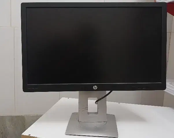 مانیتور HP ۲۴ اینچ|قطعات و لوازم جانبی رایانه|قم, چهار مردان|دیوار