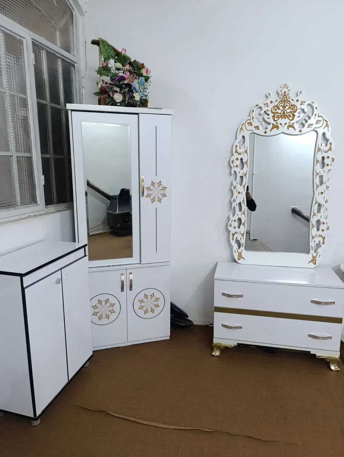 بوفه ویترین جاکفشی کمد|بوفه، ویترین، کنسول|قم, قلعه کامکار|دیوار