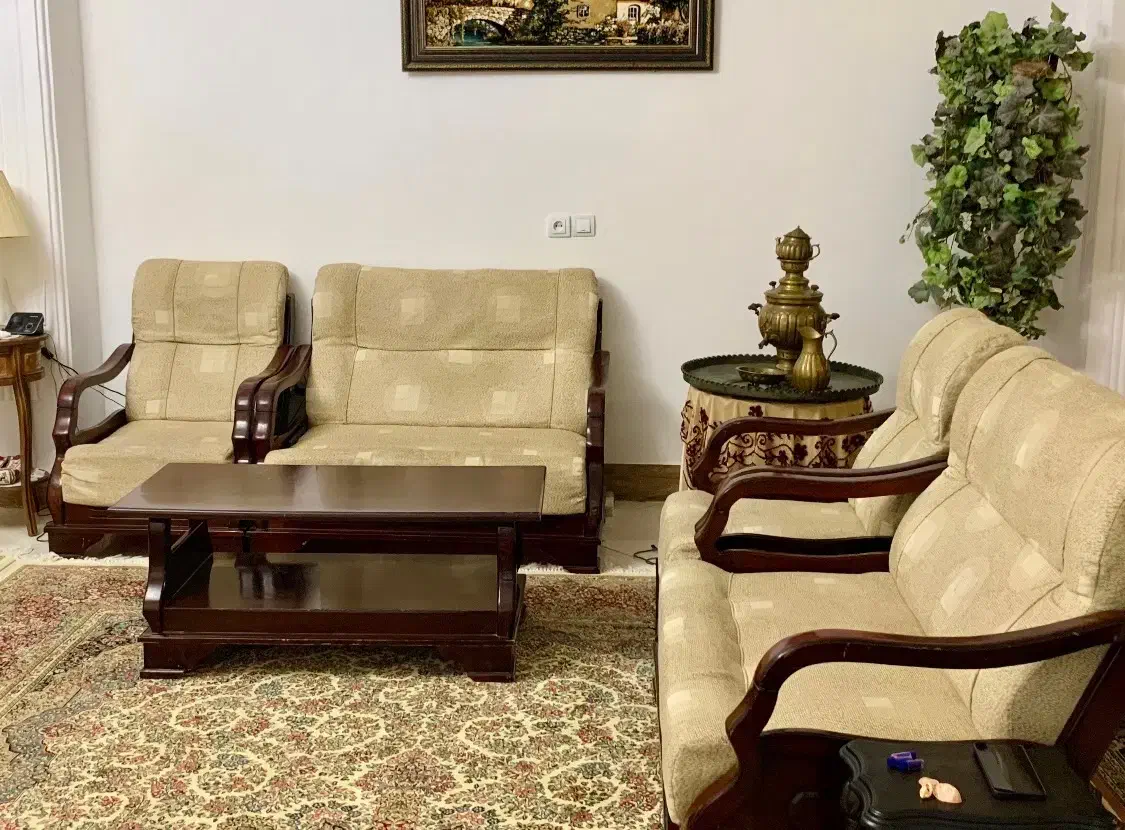 مبل ۸ نفره فروش فوری|مبلمان خانگی و میز عسلی|بم, |دیوار