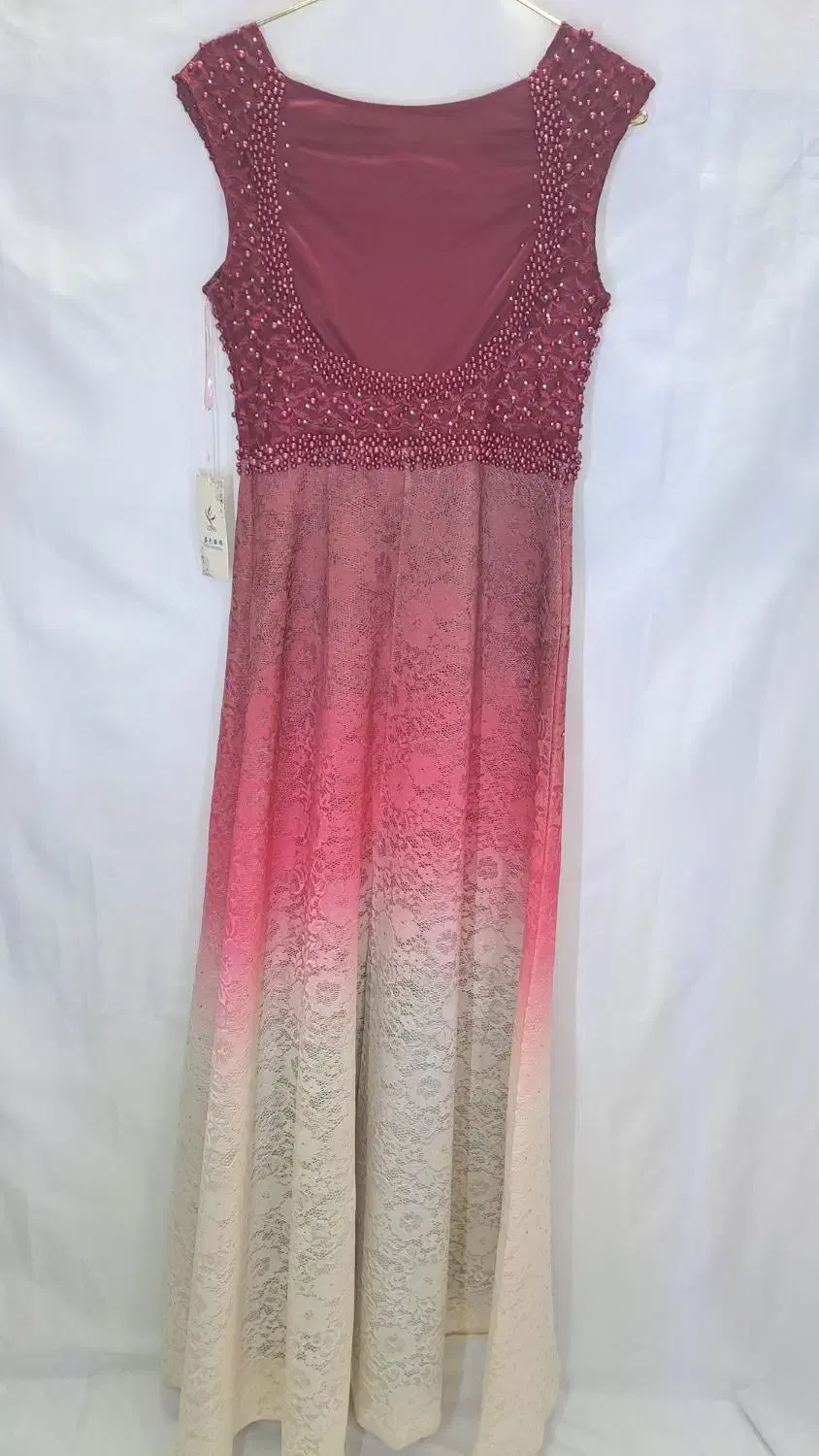 لباس مجلسی نو ودرحد نو|لباس|قم, باغ کرباسی|دیوار