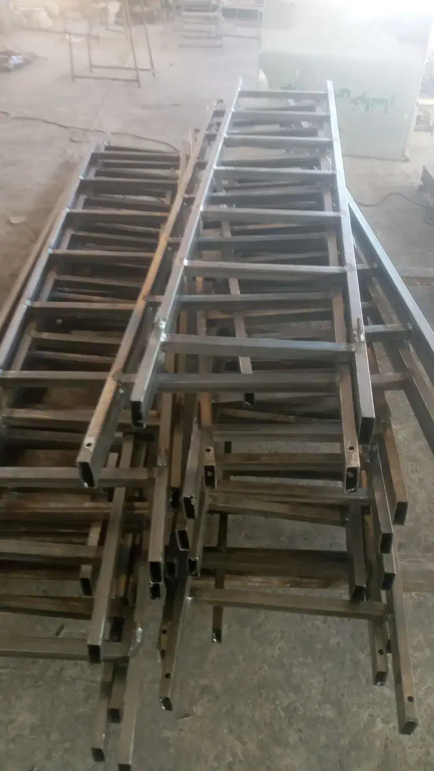 مصنوعات فلزی فاخر تولید نردبان مخابراتی|ابزارآلات|گلپایگان, |دیوار