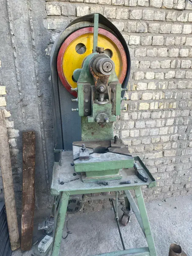 پرس ضربه ای ۶تن لنگ متغیر|ماشین‌آلات صنعتی|کاشان, قطب راوندی|دیوار