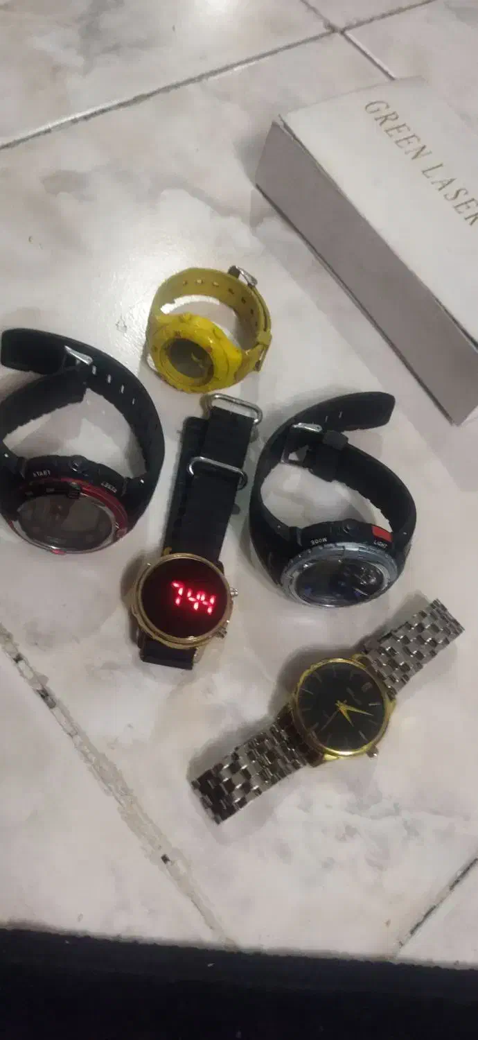 تعدادی ساعت سالم در حد نو کم کار|ساعت|بیرجند, |دیوار