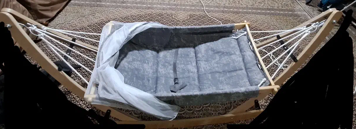 گهواره نوزاد مدل ننی یا ننو در حد نو|تخت و صندلی بچه|شیراز, ارم|دیوار