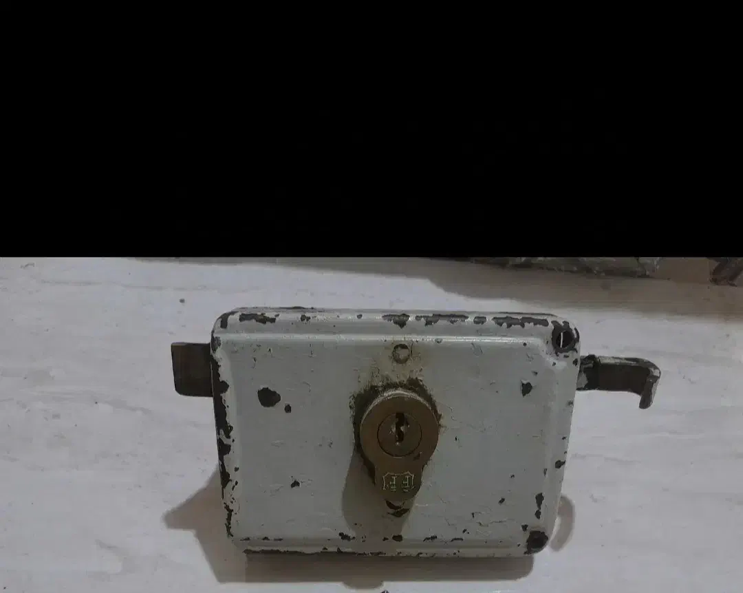 دوتا قفل در|ابزارآلات|زنجان, |دیوار