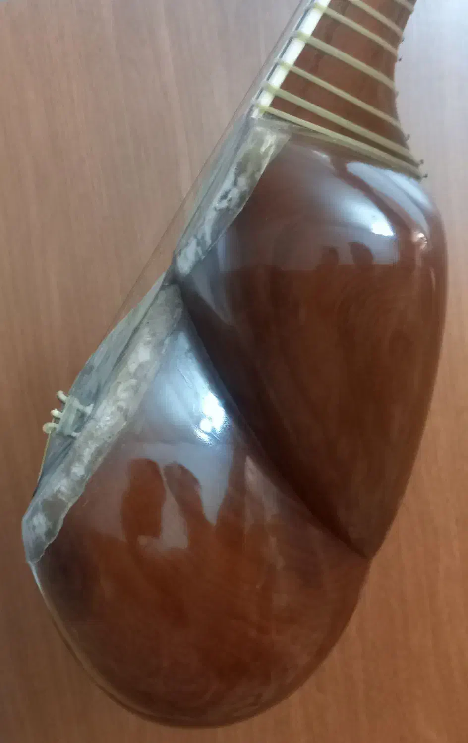 تار کنونی|سازهای سنتی|دزفول, |دیوار