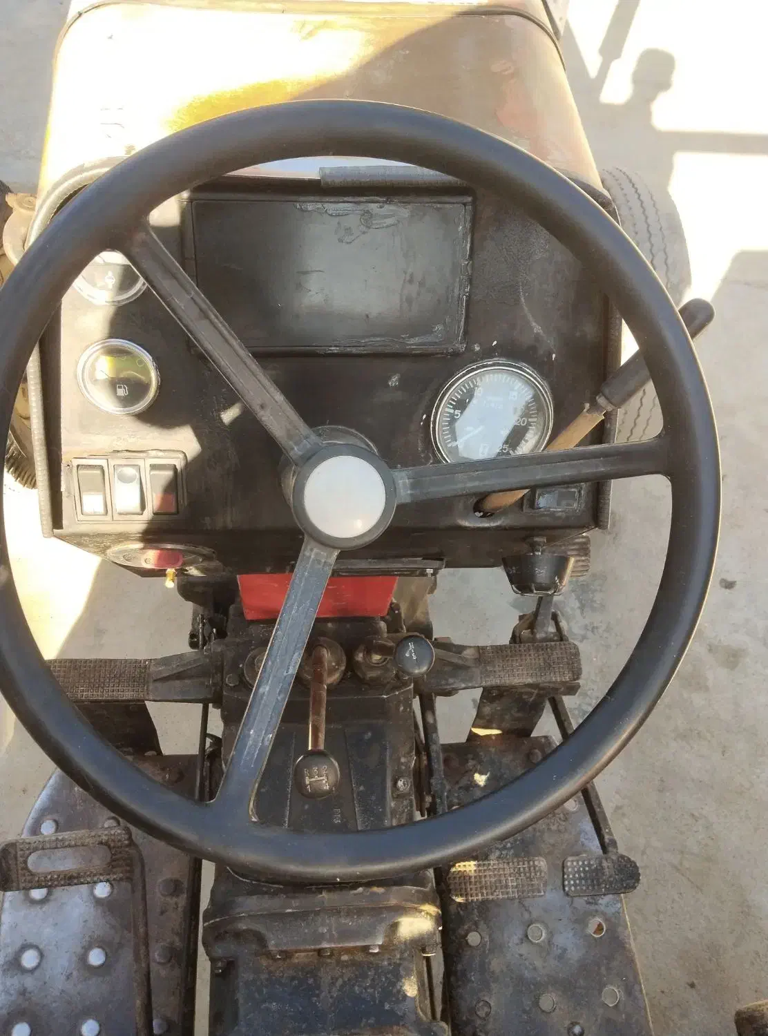 تراکتور 285مدل 92 فنی بشرط لاستیک ضعیف|خودرو سنگین|گرگان, |دیوار