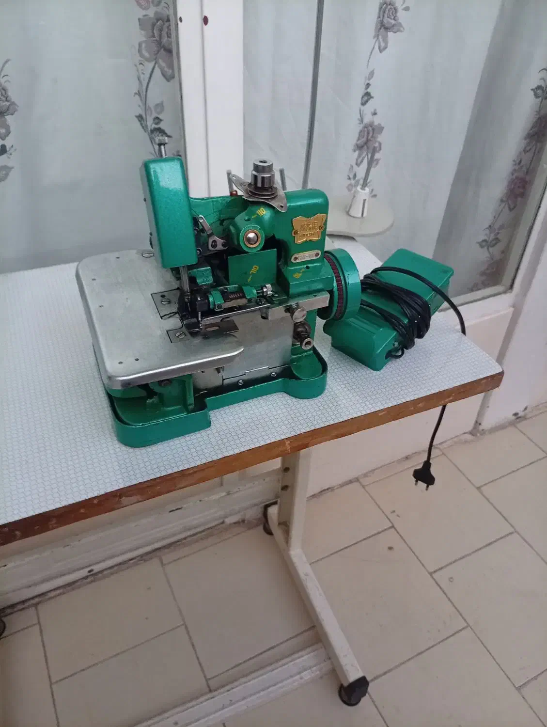 راستادوزموتورسرخود سردوزچهارنخ وپنج نخ واسه نخ|چرخ خیاطی و ریسندگی|اصفهان, شیخ طوسی|دیوار