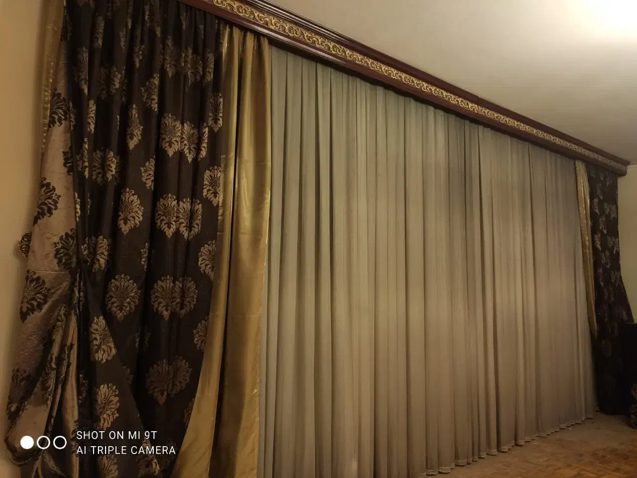 پرده پذیرایی با والان مخمل ترک وآستر با کتیبه(تاج)|پرده، رانر، رومیزی|تهران, جردن|دیوار