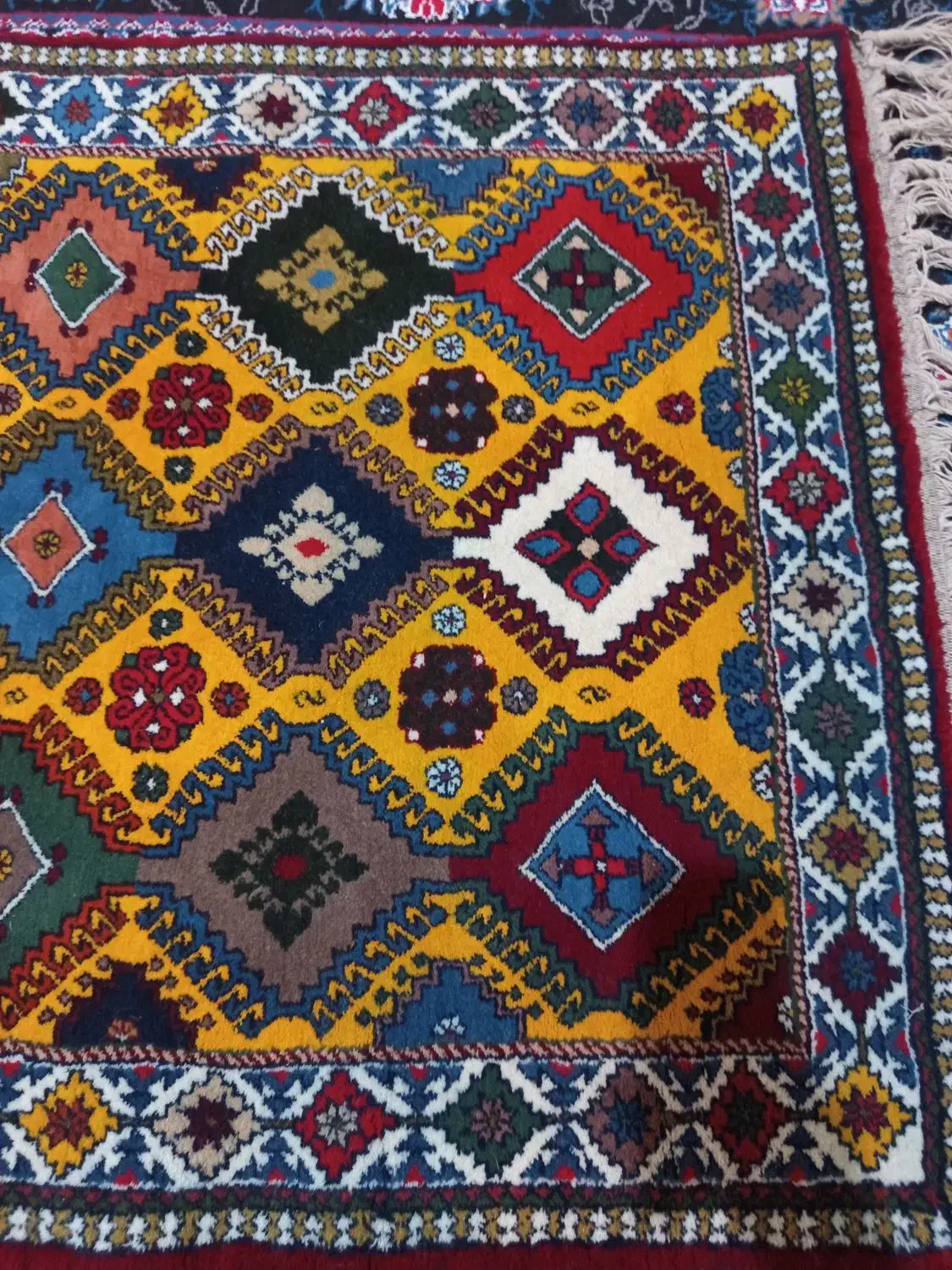 قالیچه زر و نیم|فرش|بروجن, |دیوار