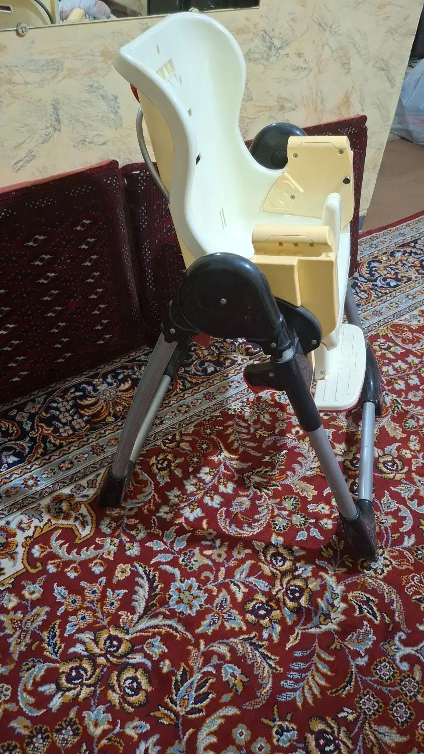 صندلی بچه|تخت و صندلی بچه|صدرا-فارس, فاز ۱|دیوار