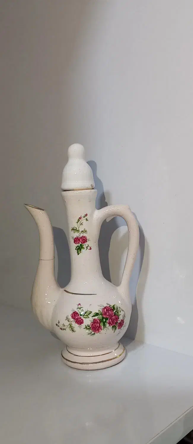 گلابپاش گل سرخ قدیمی|کلکسیون اشیاء عتیقه|تربتحیدریه, باغ سلطانی|دیوار