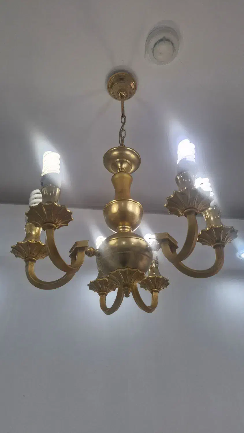 لوستر طلایی ۶ شعله سالم|لوستر و چراغ آویز|اردبیل, |دیوار