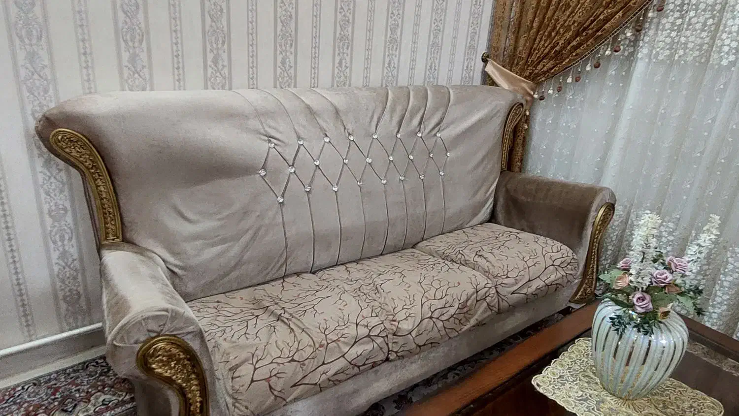 مبلمان هفت نفره و میز عسلی|مبلمان خانگی و میز عسلی|خرم‌آباد, |دیوار