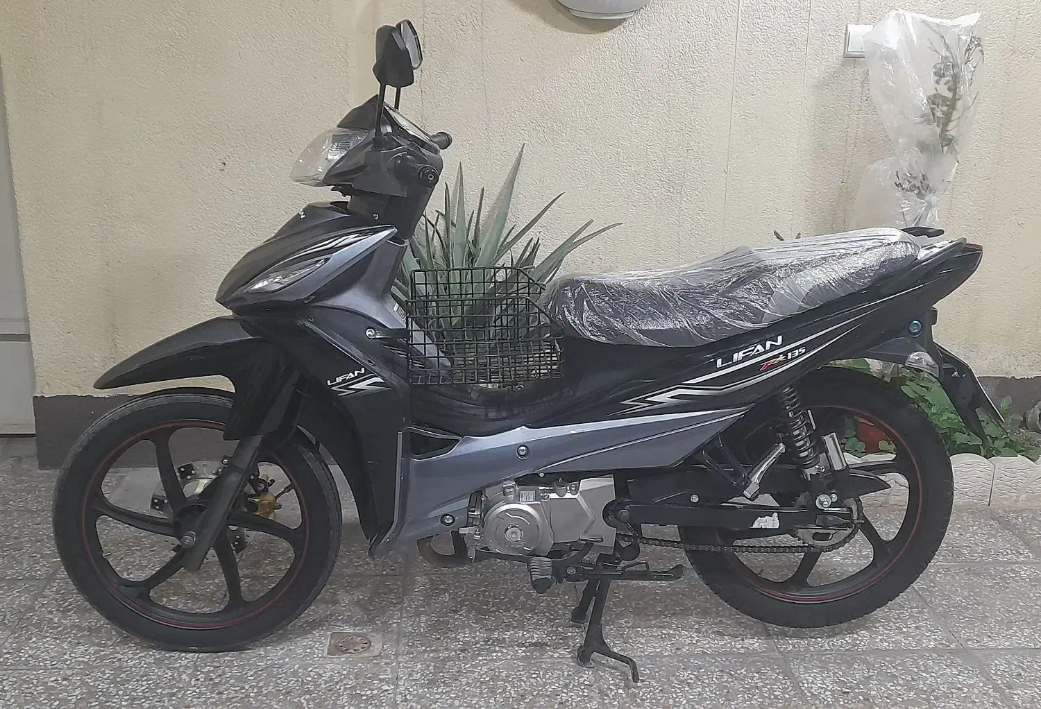 بیکلاج لیفان PK 135|موتورسیکلت|اصفهان, تخت فولاد|دیوار