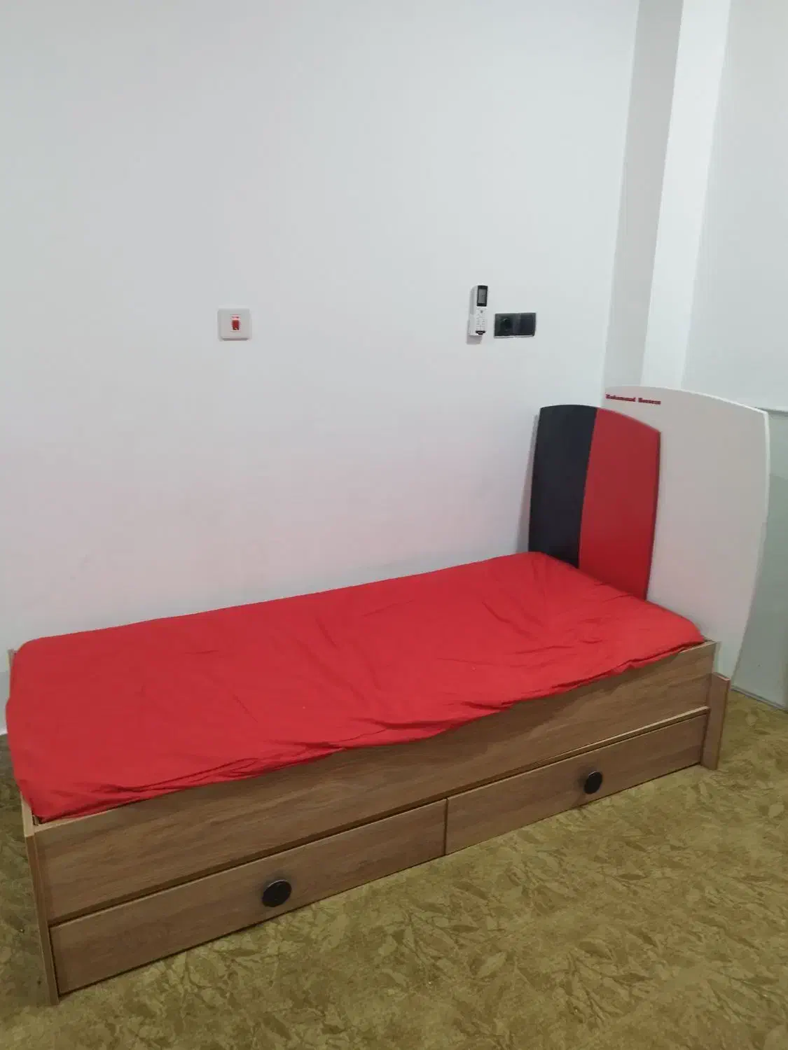 3 تخت خواب|تخت و سرویس خواب|لامرد, |دیوار