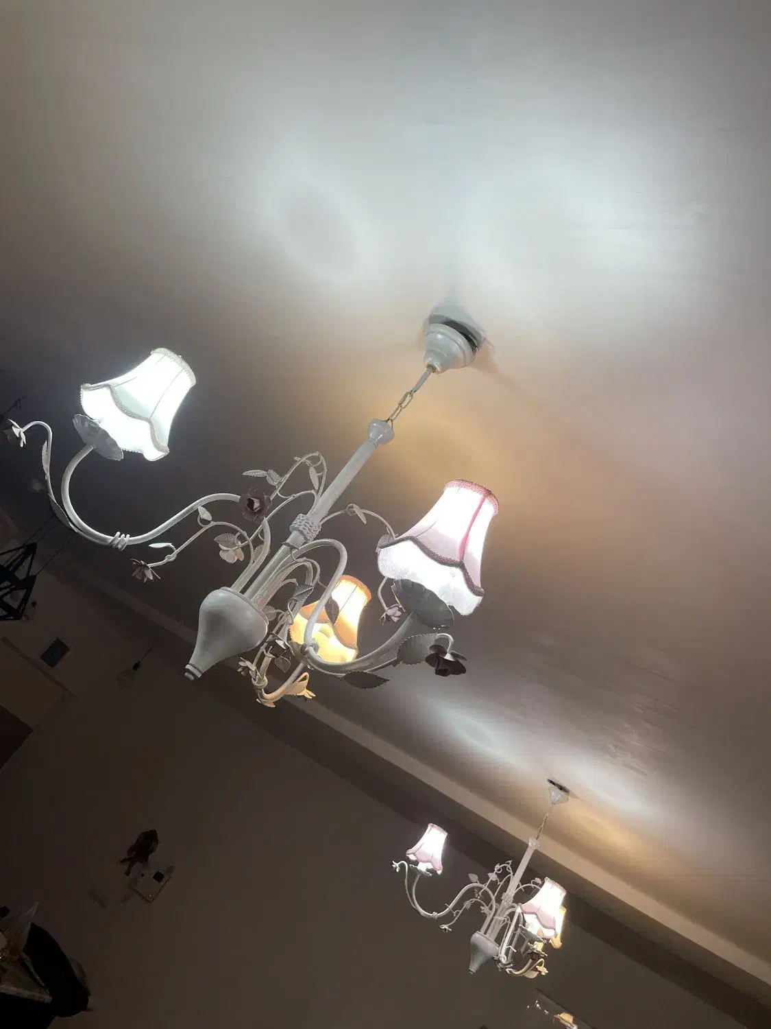 لوستر در حد نو|لوستر و چراغ آویز|رشت, منظریه|دیوار