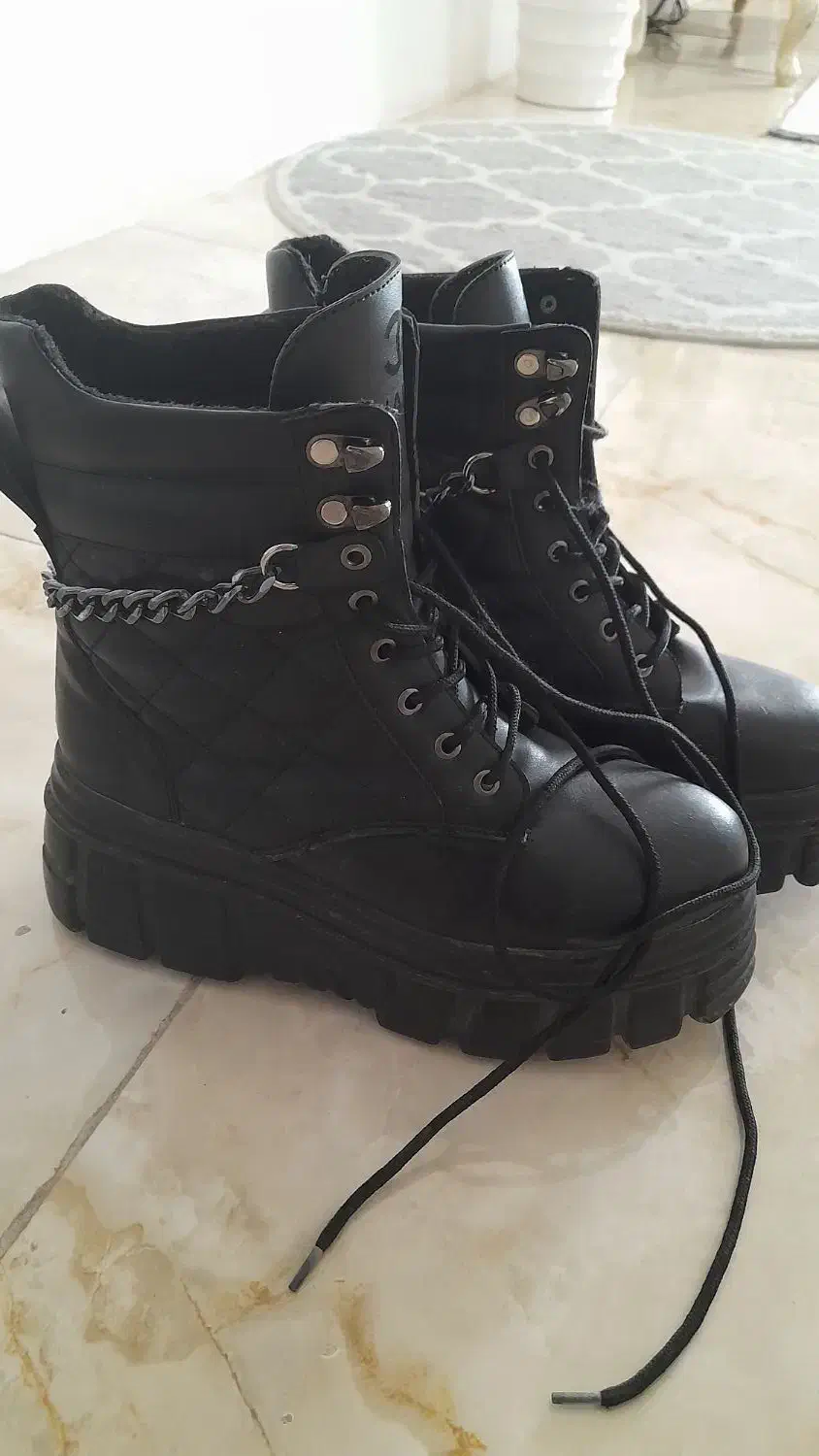 نیم بوت زنانه دخترانه|کیف، کفش، کمربند|ری, علایین|دیوار